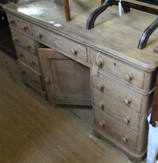 Victorian pine kneehole desk